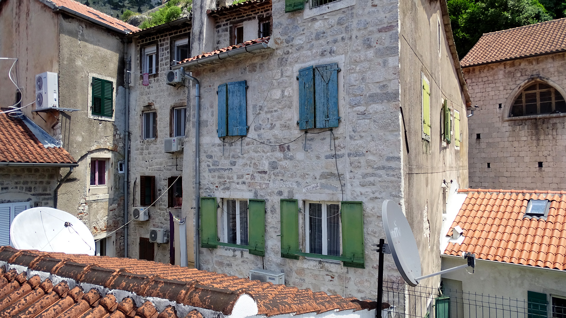 Apartment-Building-in-Kotor-Old-Town-18