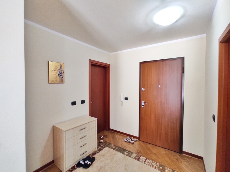 Apartment On The First Line In Rafailovici (11)