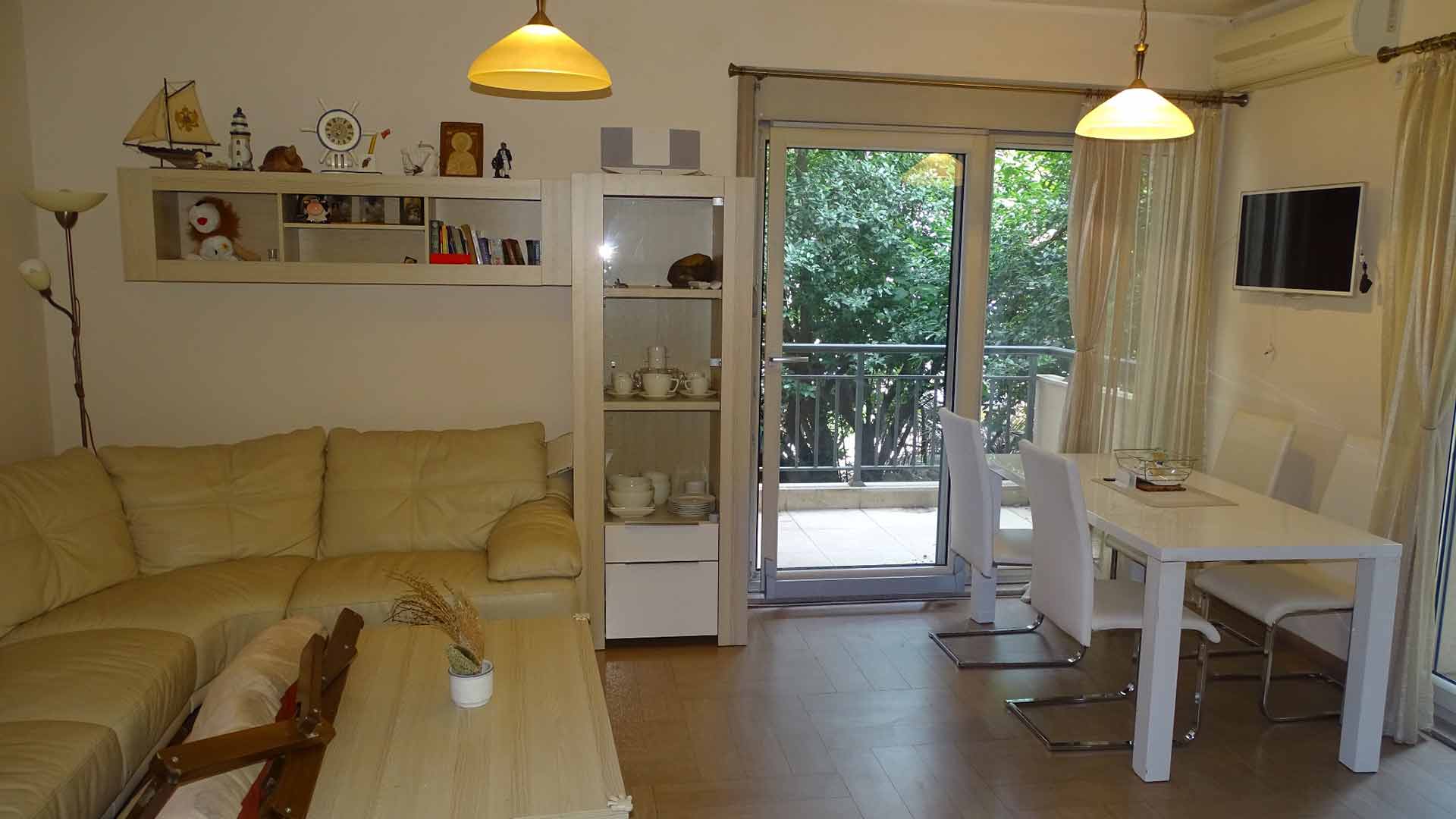 Dobrota-Apartment-for-Sale-4