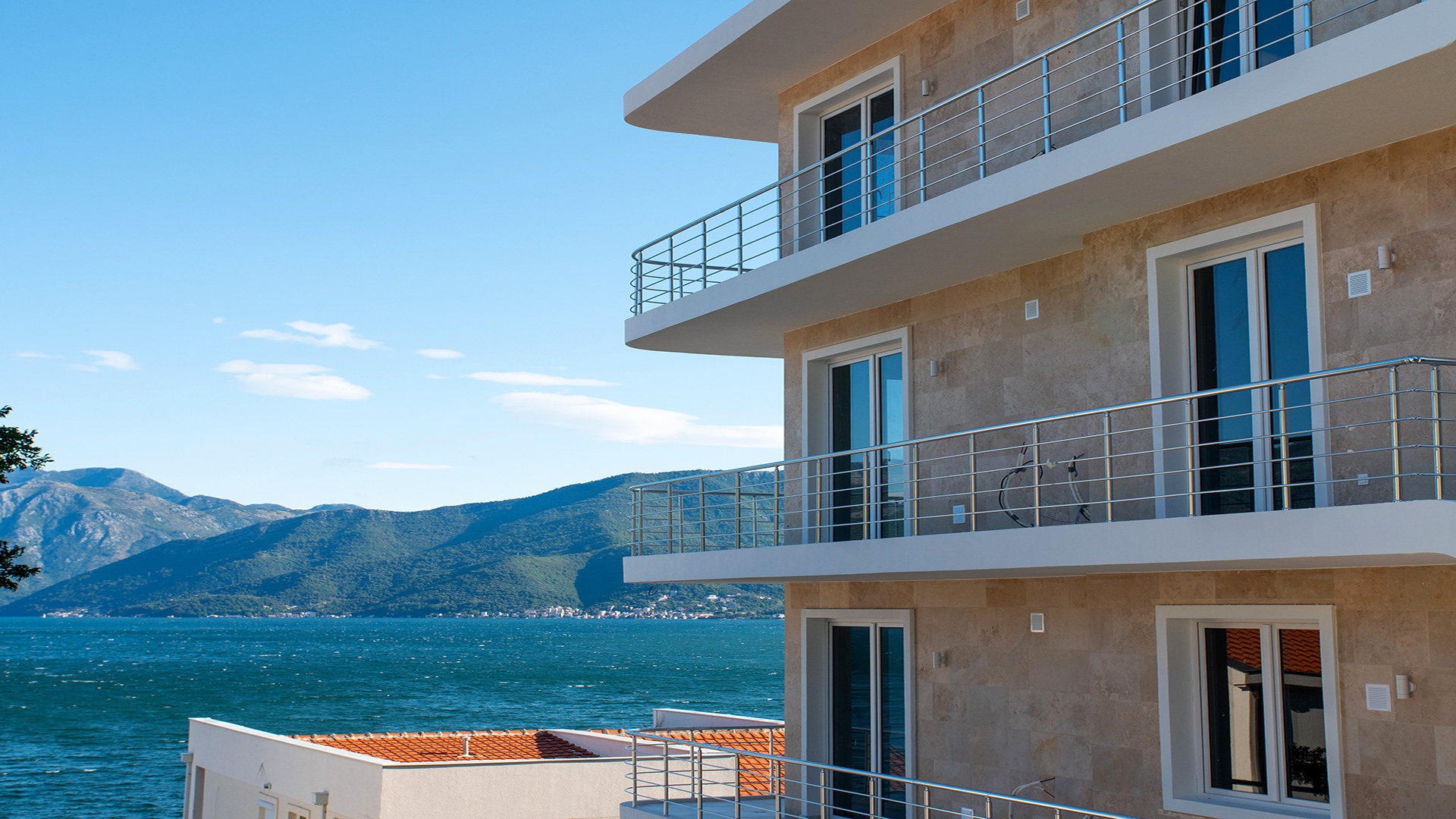 Luxury-Sea-View-Apartments-in-Krasici-13