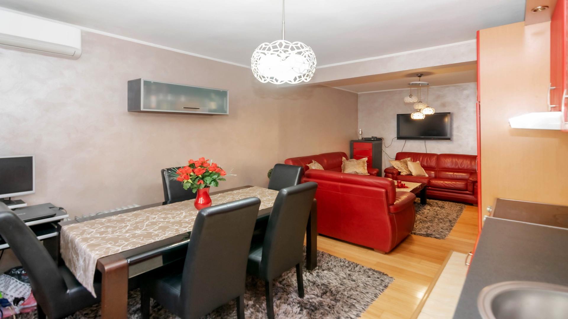 Renovated-Dobrota-Apartment-for-Sale-1