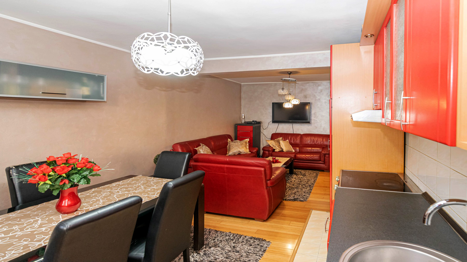 Renovated-Dobrota-Apartment-for-Sale-13