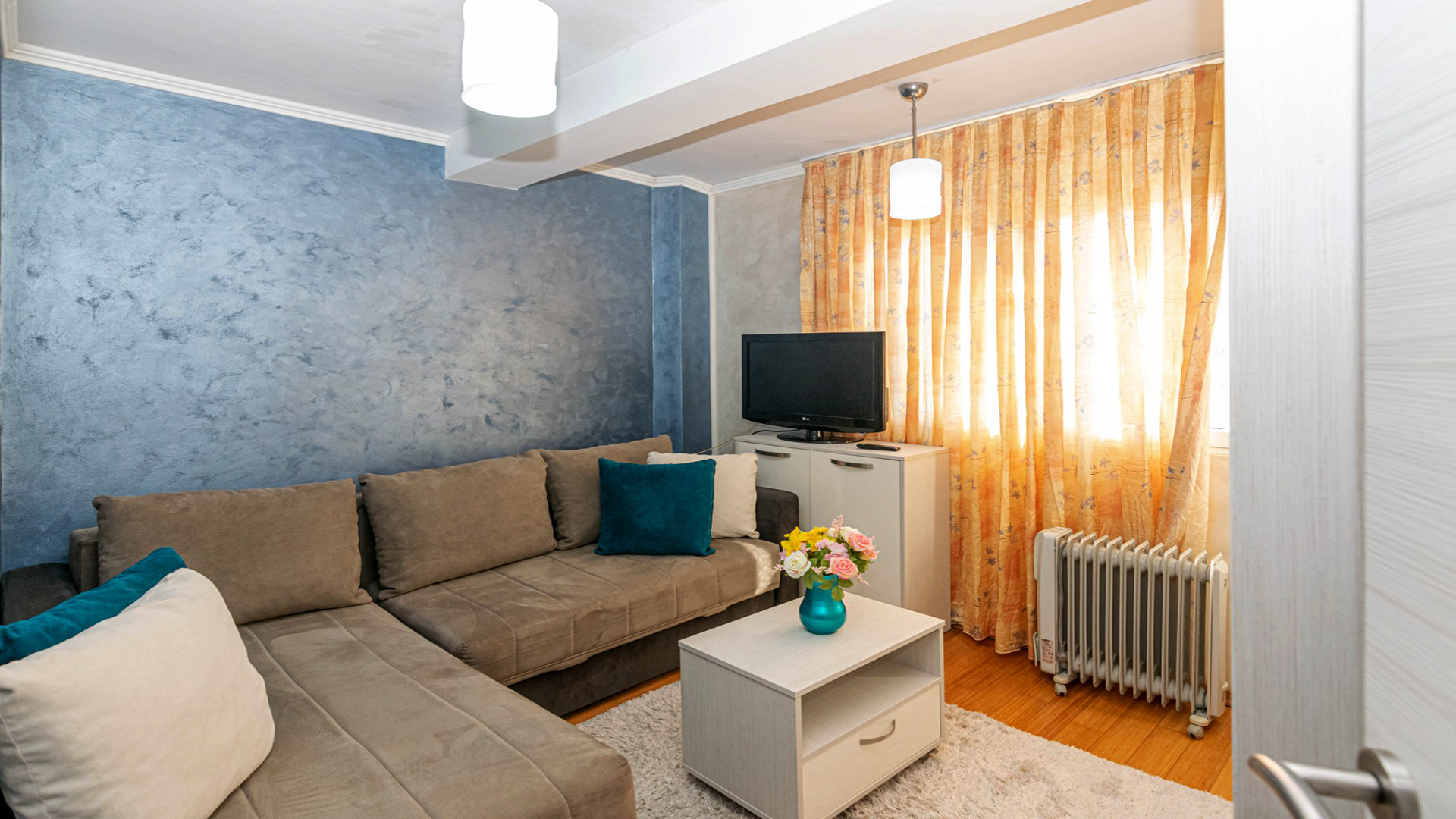 Renovated-Dobrota-Apartment-for-Sale-7