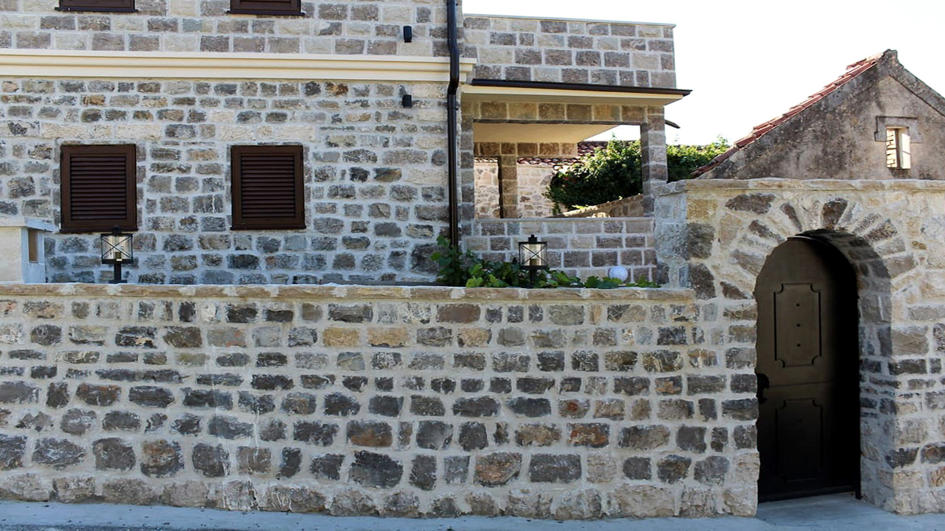 Stone-House-in-Tivat-Centre_4