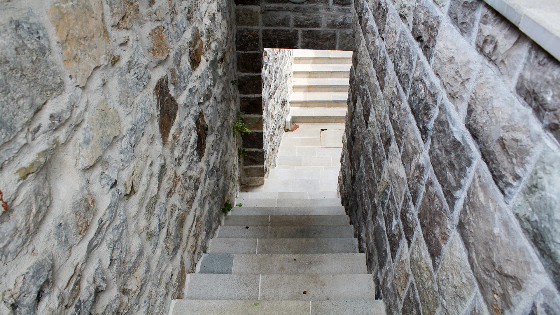 Stone-House-in-Tivat-Centre_8