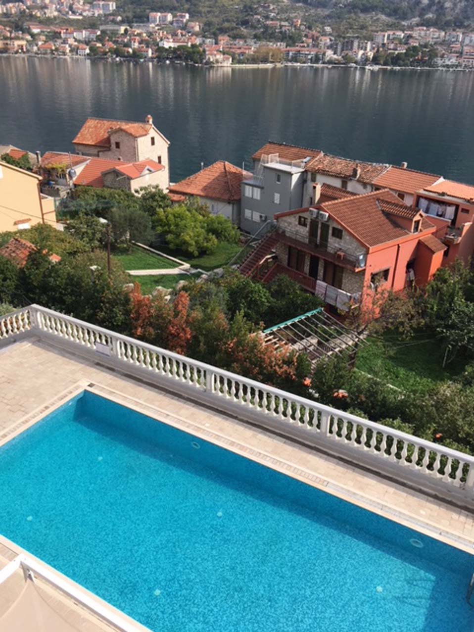 Swimming-pool-at-Kotor-View