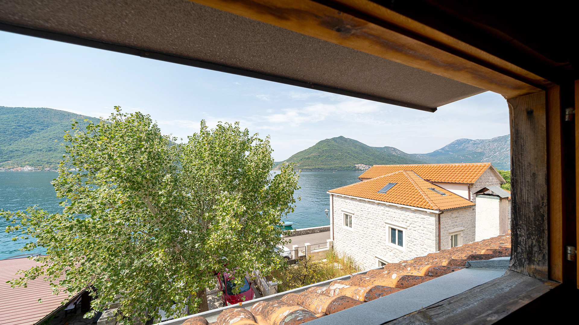Waterfront-House-for-Sale-in-Perast-50