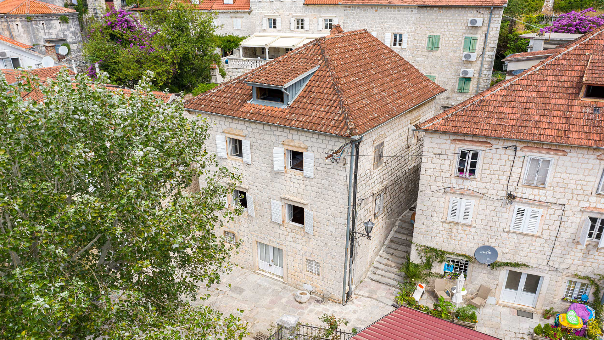 Waterfront-House-for-Sale-in-Perast-65