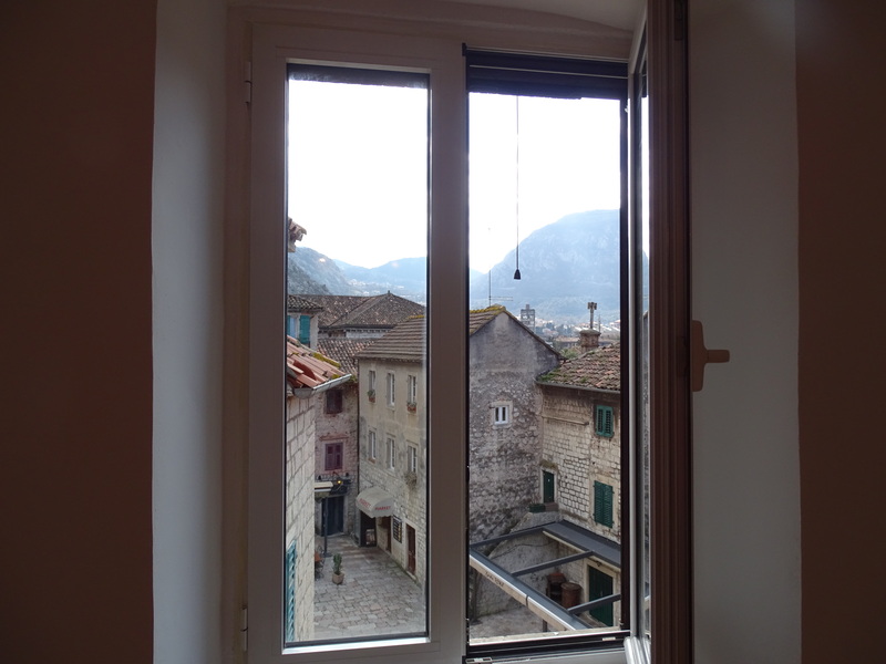 Bright Two Bedroom Apartment In Kotor Old Town (10)