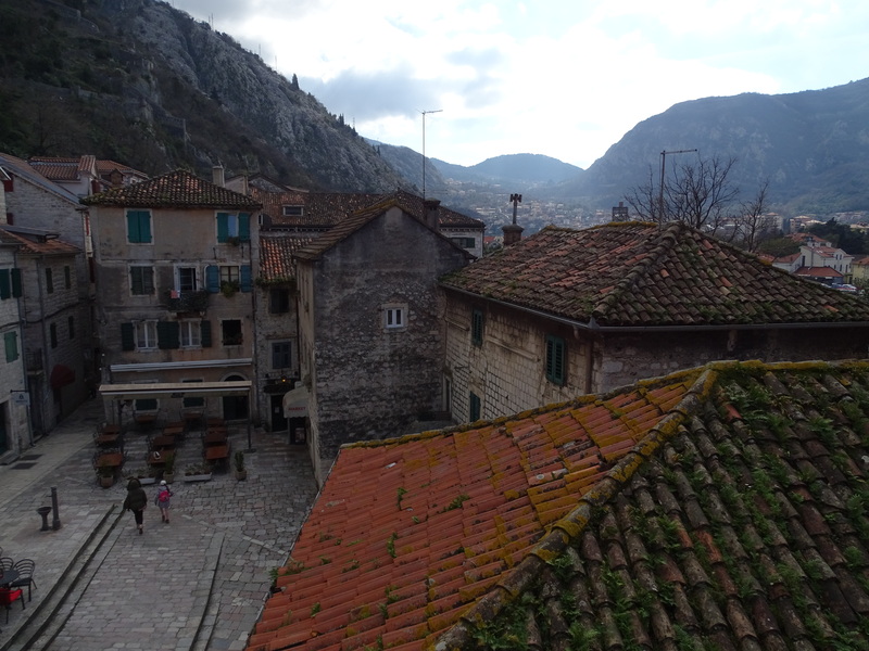 Bright Two Bedroom Apartment In Kotor Old Town (8)