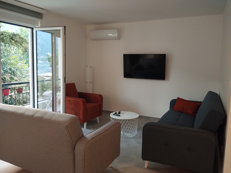 Waterfront 3-bedroom Apartment for Sale in Dobrota (3)