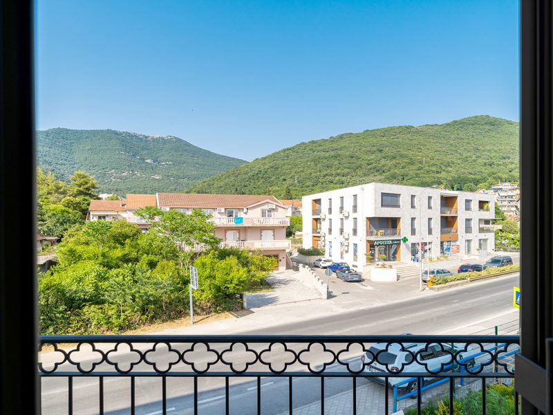 Apartment-Next-to-Porto-Montenegro-1
