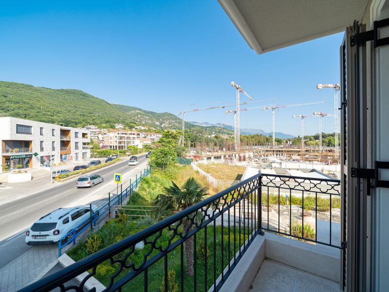 Apartment-Next-to-Porto-Montenegro-3