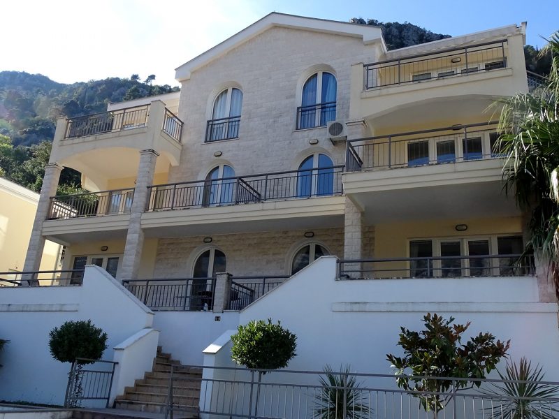 Apartment-with-Sea-View-in-Kotor-Bay-3