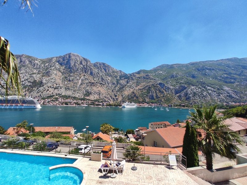 Apartment With Sea View In Kotor Bay (5)