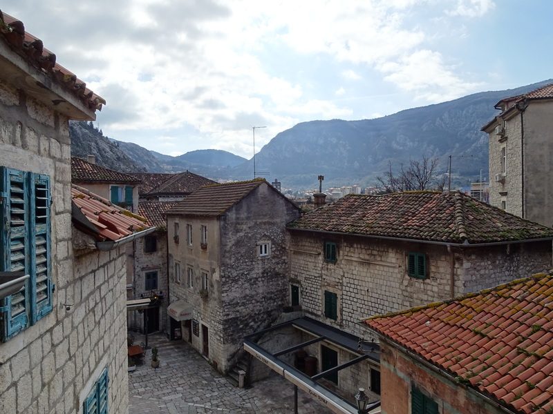 Bright Two Bedroom Apartment In Kotor Old Town (3)