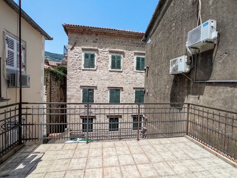 Charming Kotor Old Town Apartment For Sale (2)