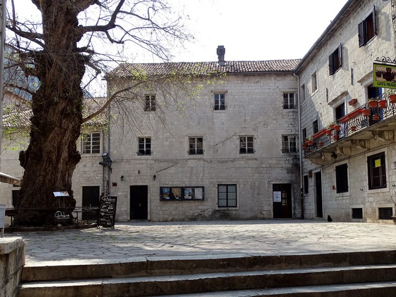 House-for-Reconstruction-in-Kotor-Old-Town-2-1