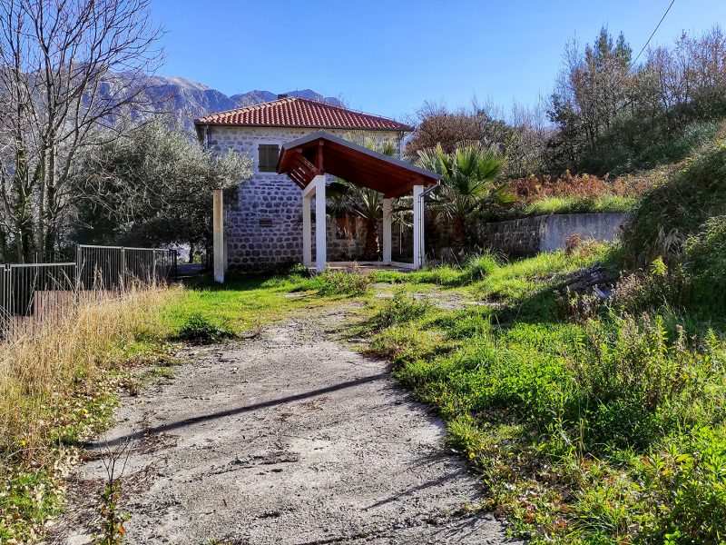 House-in-a-peaceful-location-in-Kotor-Bay-1