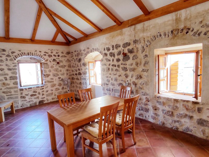 House-in-a-peaceful-location-in-Kotor-Bay-14