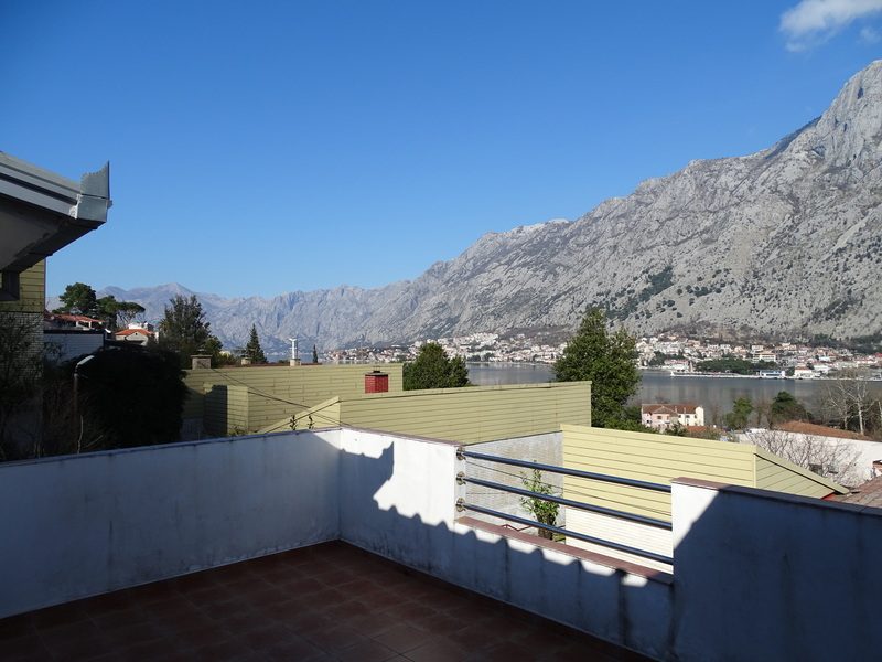 House On A Great Location With Views Of Kotor Bay (20)