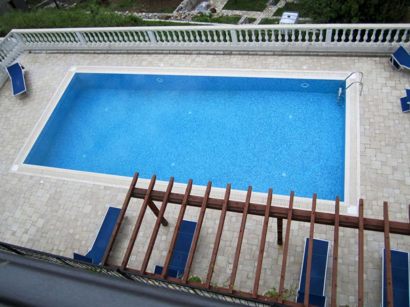 Looking-down-on-pool
