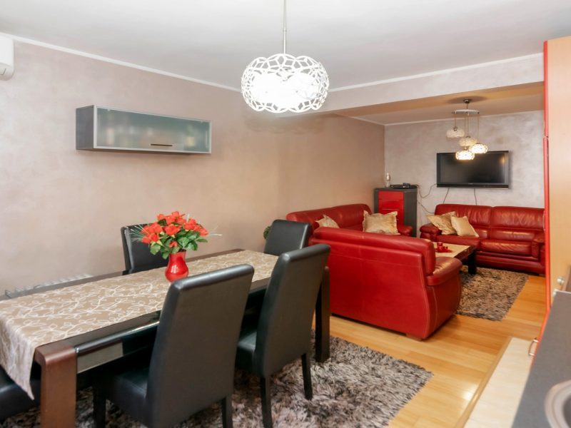 Renovated-Dobrota-Apartment-for-Sale-1