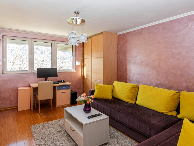 Renovated-Dobrota-Apartment-for-Sale-15
