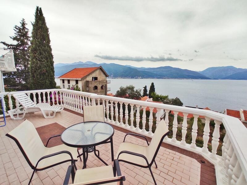 Spacious Sea View House For Sale In Krasici (16)