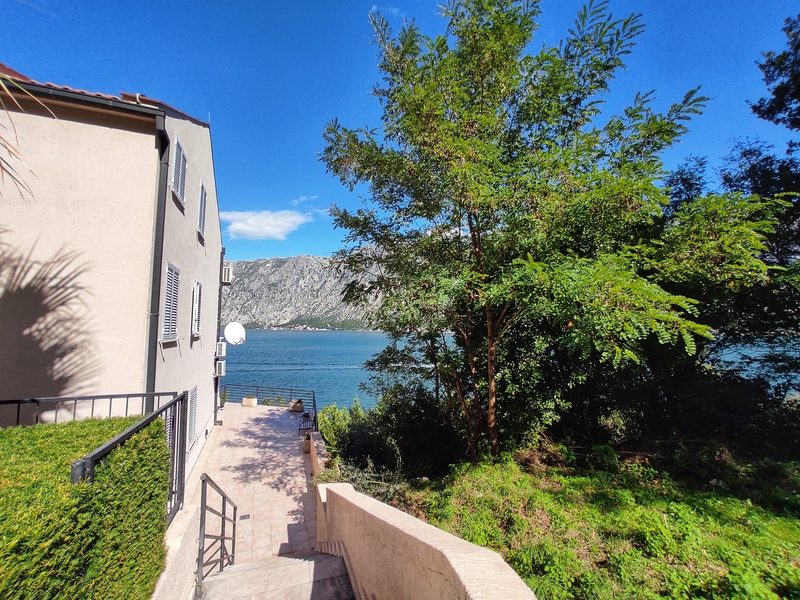 Two Bedroom Apartment With Sea View In Kotor (16)