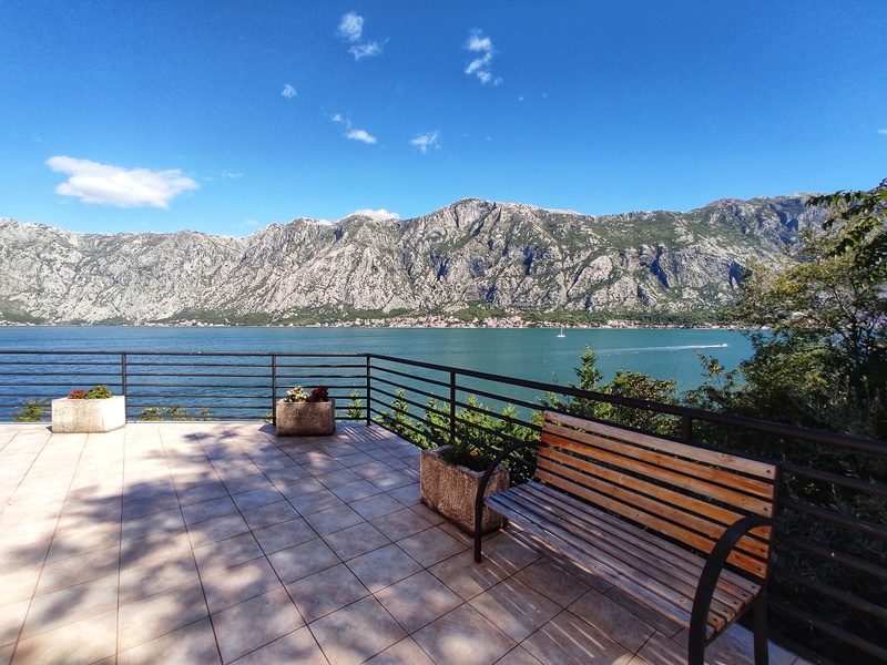 Two Bedroom Apartment With Sea View In Kotor (17)