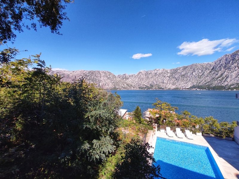 Two Bedroom Apartment With Sea View In Kotor (6)