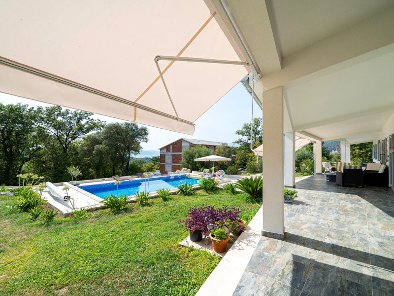 Villa-with-Swimming-Pool-for-Sale-in-Tivat_4