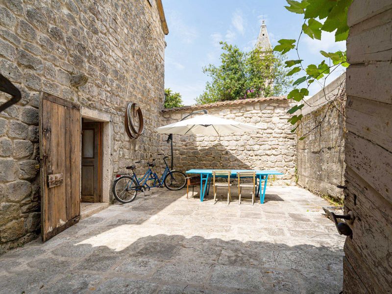 Waterfront-House-for-Sale-in-Perast-7