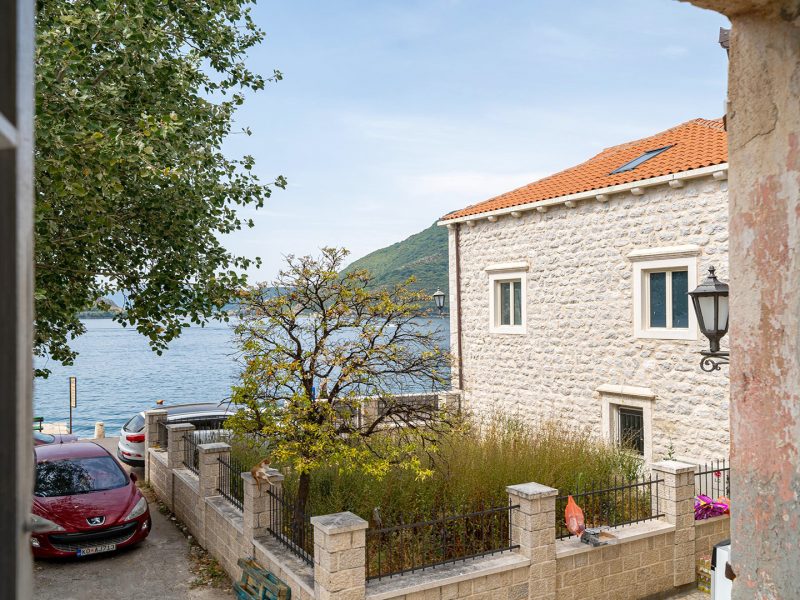 Waterfront-House-for-Sale-in-Perast-8