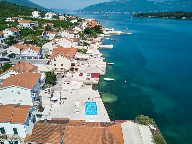 Waterfront Villa For Sale In Tivat (26)