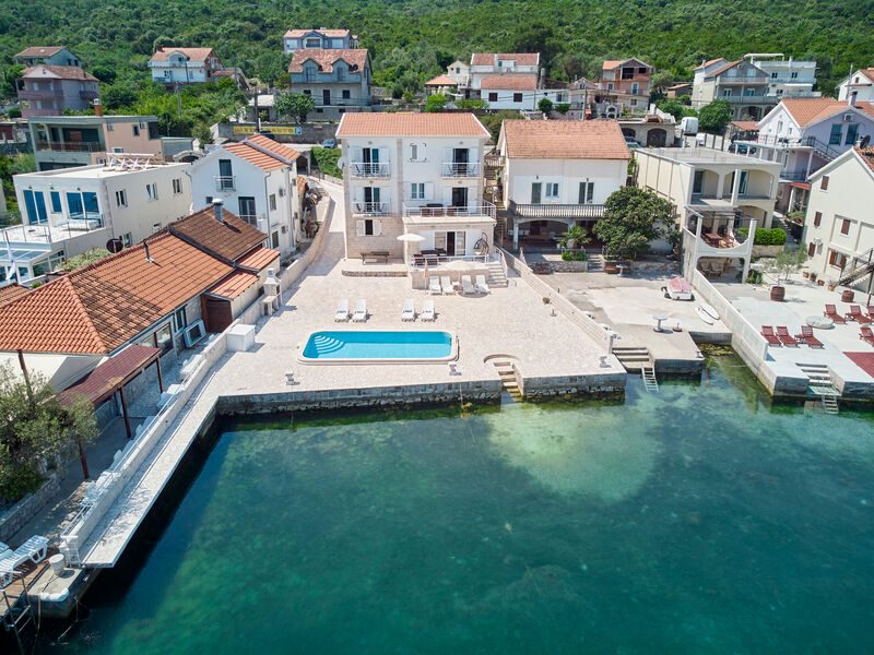 Waterfront Villa For Sale In Tivat (5)