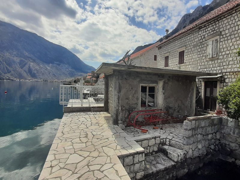Waterfront House For Sale In Muoo